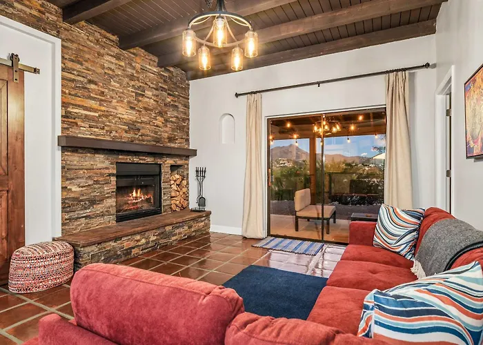 2 Homes - 7br Sleeps 18 - Pool - Amazing Mtn Views Holiday home Tucson