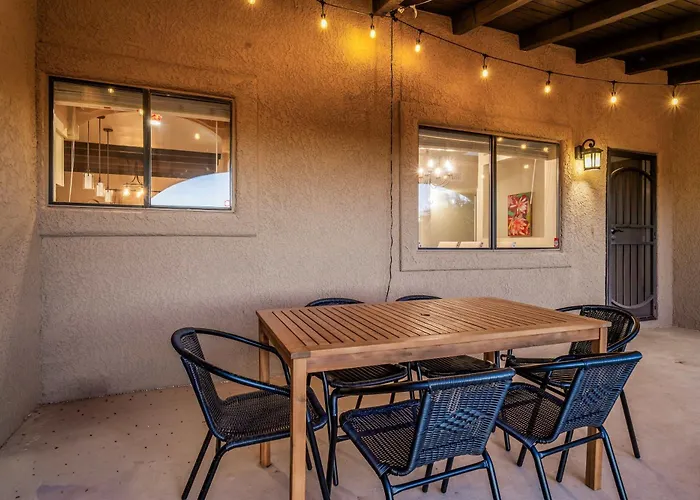 2 Homes - 7br Sleeps 18 - Pool - Amazing Mtn Views Holiday home Tucson