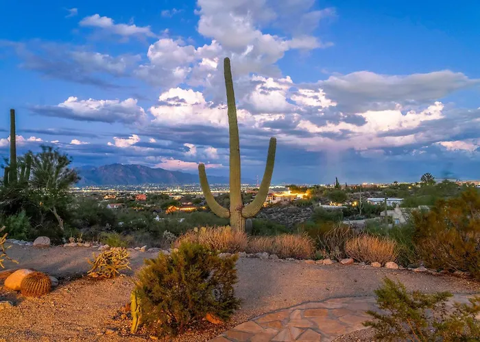 Holiday home 2 Homes - 7br Sleeps 18 - Pool - Amazing Mtn Views Tucson