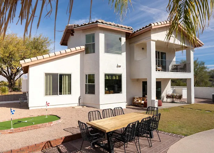 2 Homes - 7br Sleeps 18 - Pool - Amazing Mtn Views Holiday home Tucson